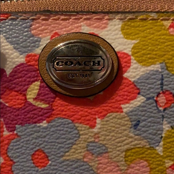 Coach Zipper Wallet - Picture 6 of 6